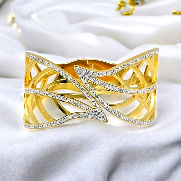 🆕️Chunky Gold Leaf Cuff Bracelet | 18K Gold Plated Stainless Steel | Sparkling - Picture 13 of 15